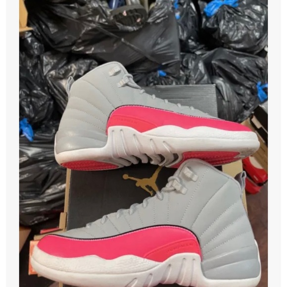 Jordan 12 grey wolf hyper pink - Picture 2 of 8